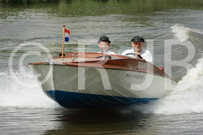 Singer28